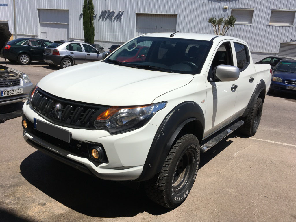 homologación mitsubishi l200. diagonal delantero vehiculo